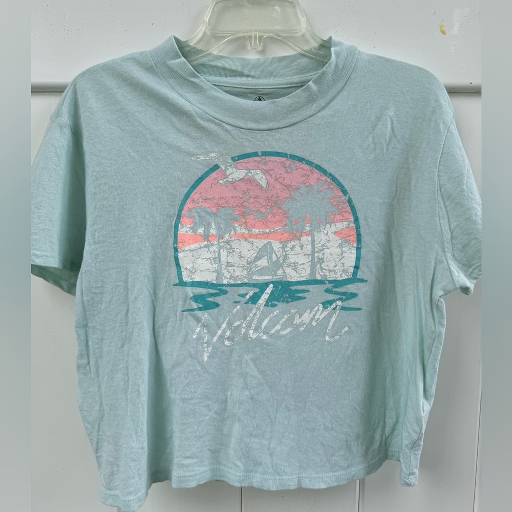 Volcom cropped graphic tee size M